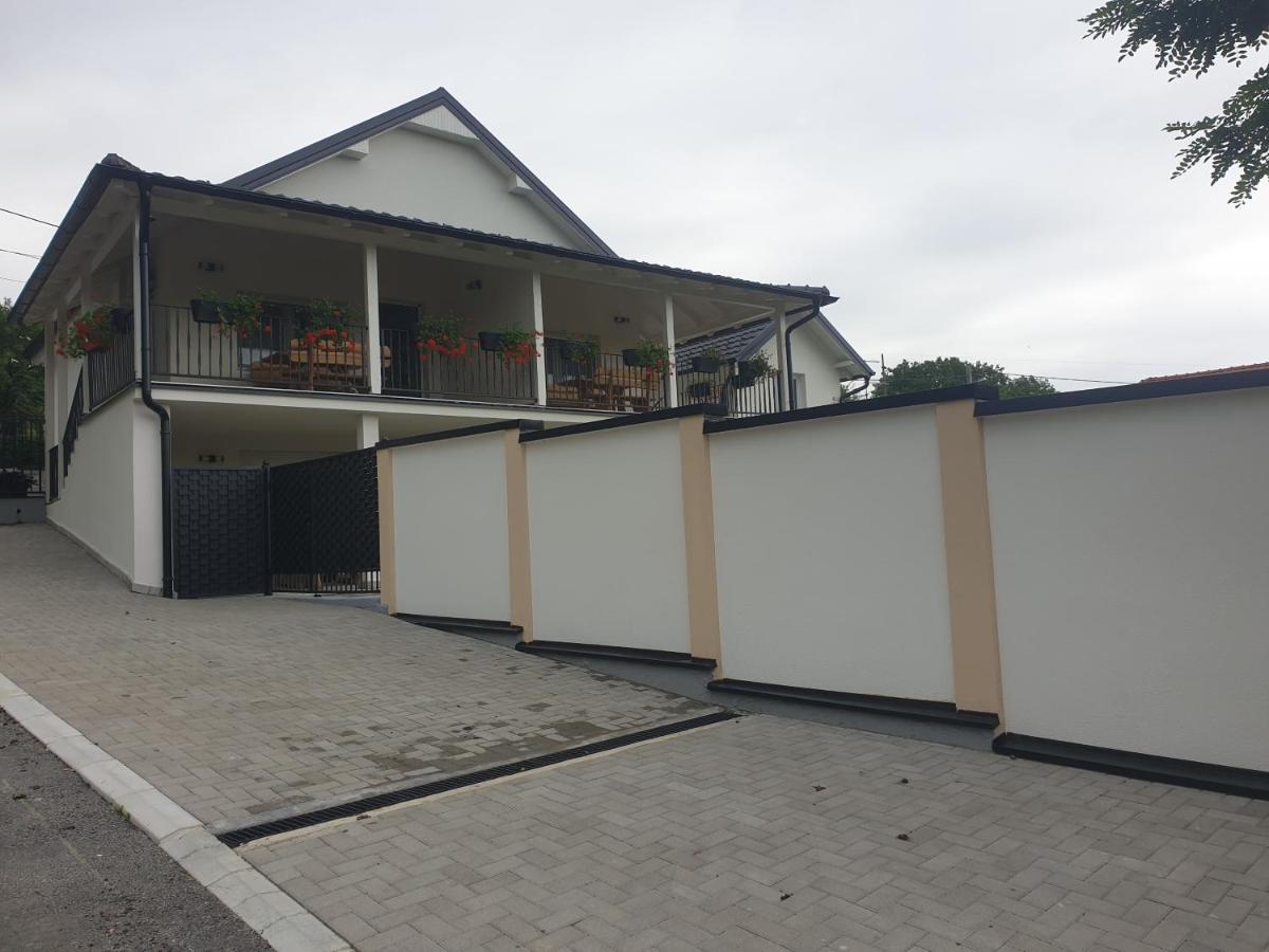 Apartmani Kruna Vrdnik Luaran gambar